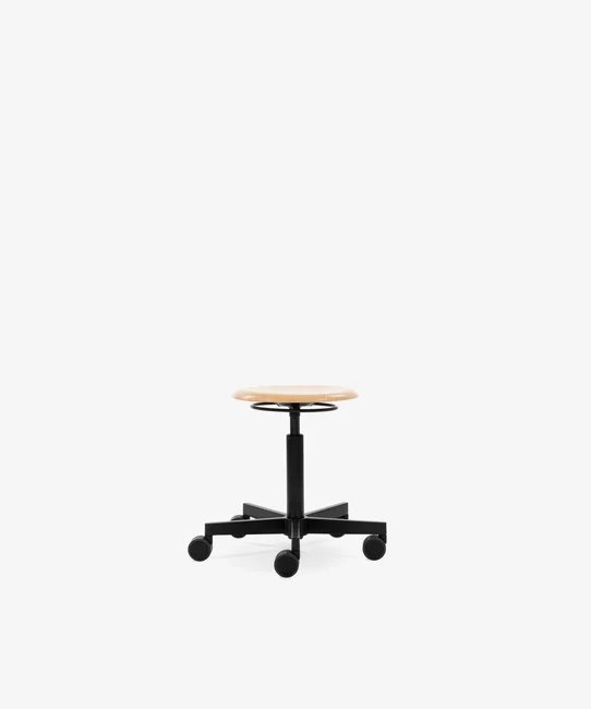 S 193 R20 Swivel Stool front view in beech/black