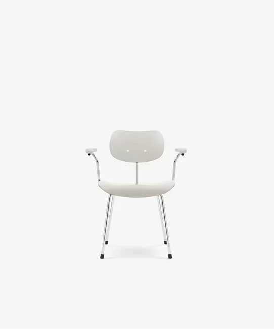 wilde-spieth_references_products-in-use_se68-light-grey-chrome-armrests.jpg